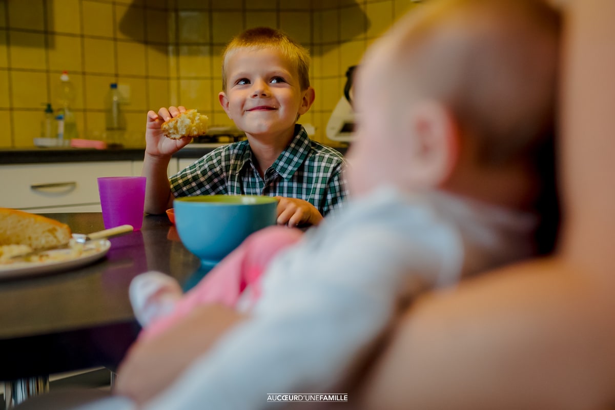 photo rentrée scolaire en famille